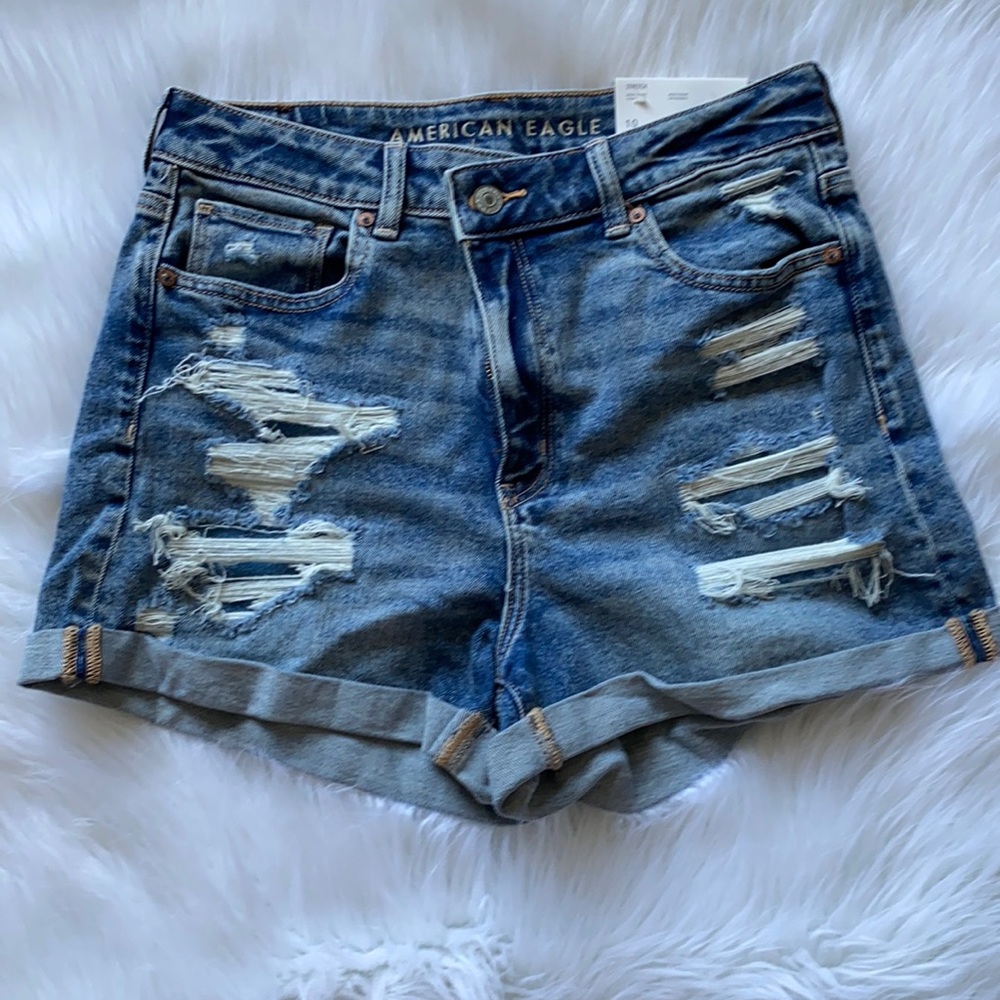 American Eagle Super High-Rise Mom short. Sz. 30